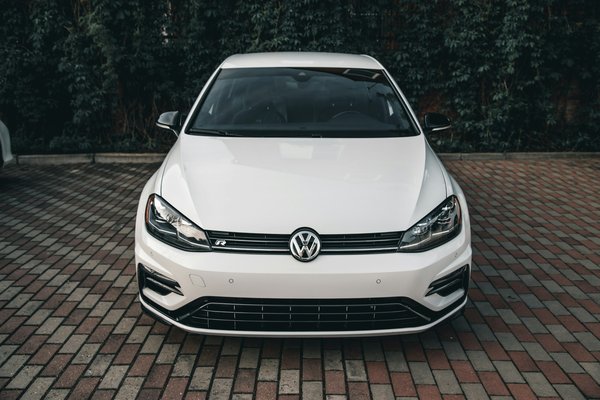 How to Properly Maintain the Turbo System on a Volkswagen Golf R for Longevity?